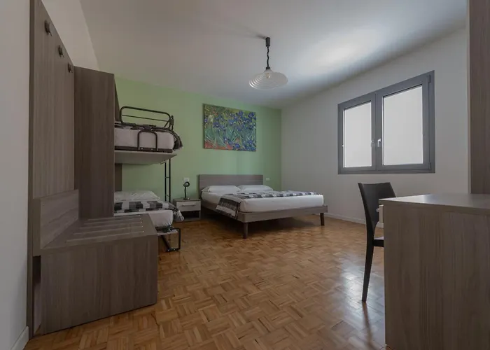 Marconi House 3*