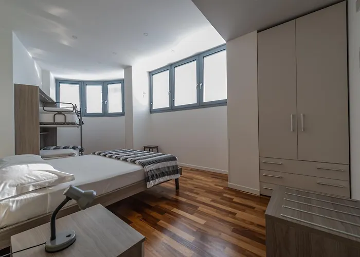 Konukevi Marconi House 3*