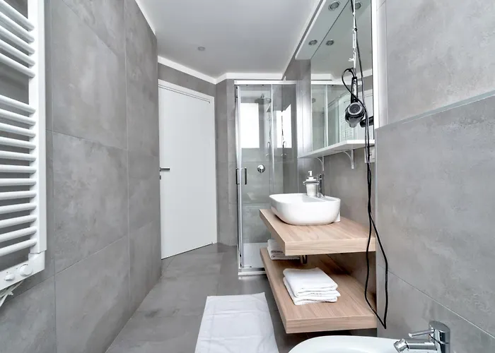 Konukevi Marconi House 3*