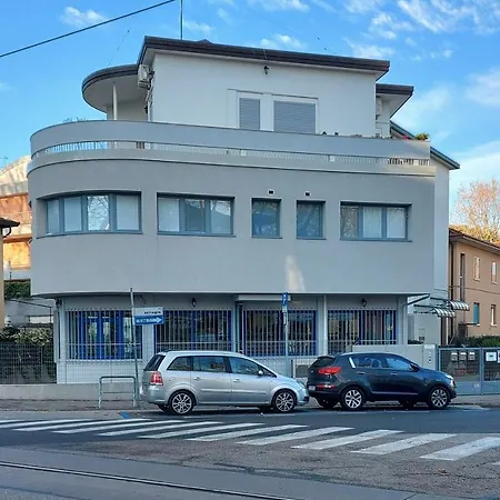 Marconi House בית הארחה