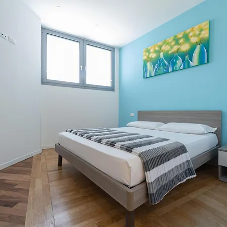 Marconi House 3*
