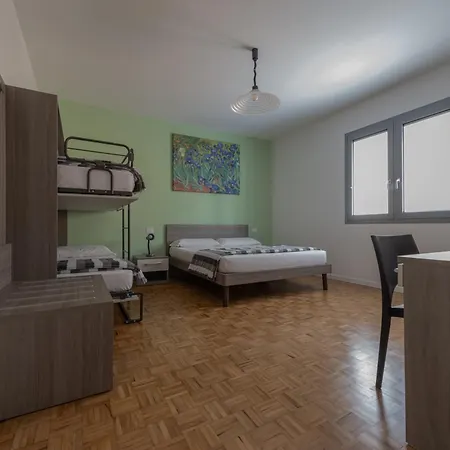 Marconi House 3*