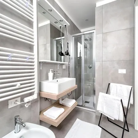 Marconi House 3*