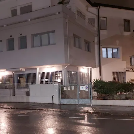 Marconi House בית הארחה