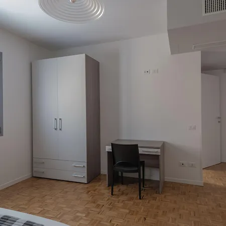 בית הארחה Marconi House 3*